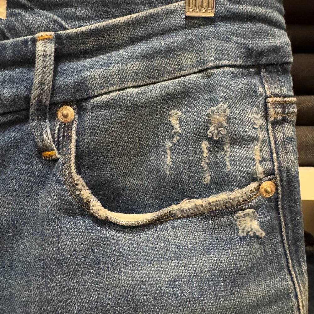 Good American Women's Good Curve Straight-Leg Jeans - Picture 6 of 10